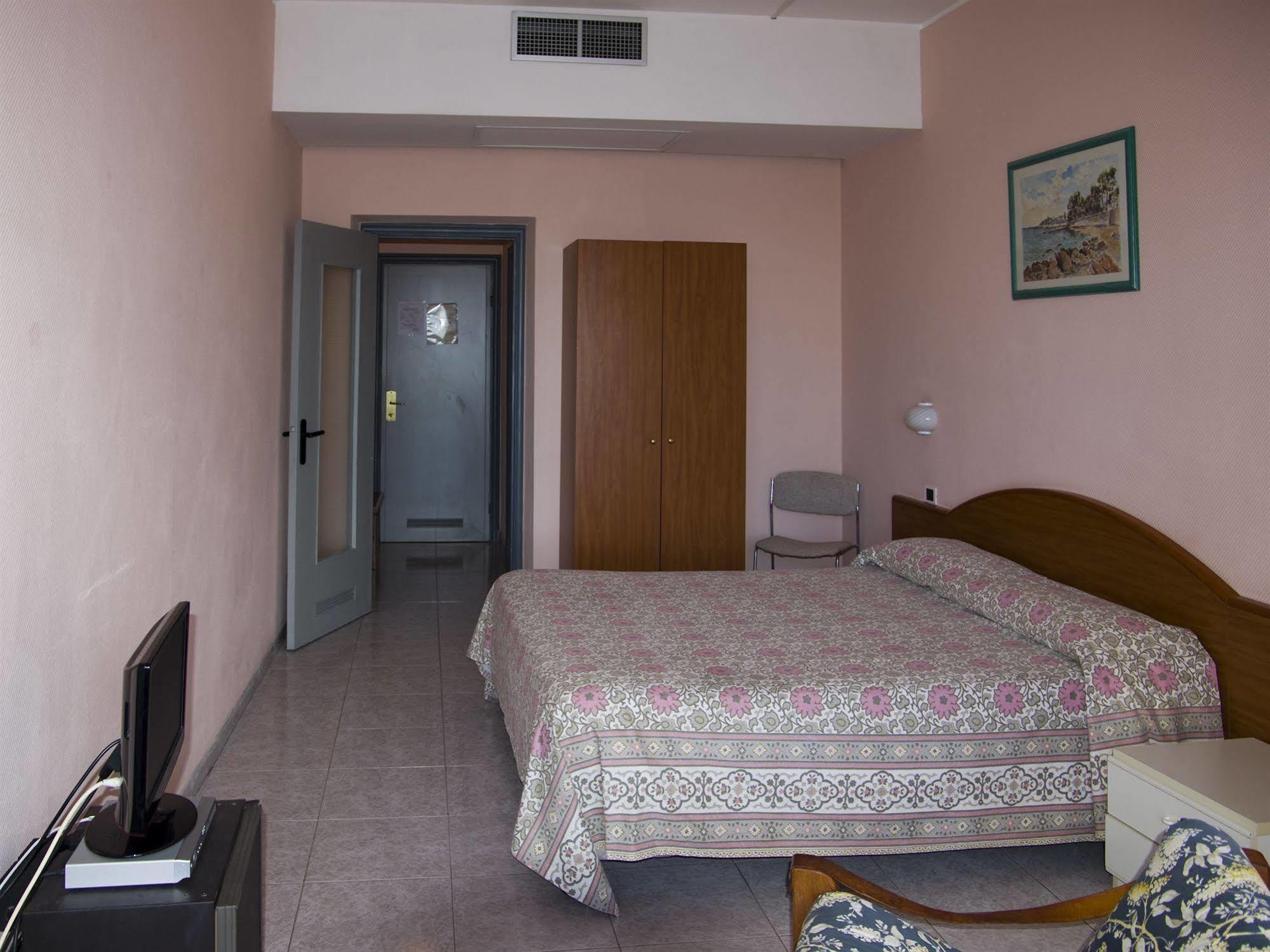 Hotel Cristallo レーリチ エクステリア 写真