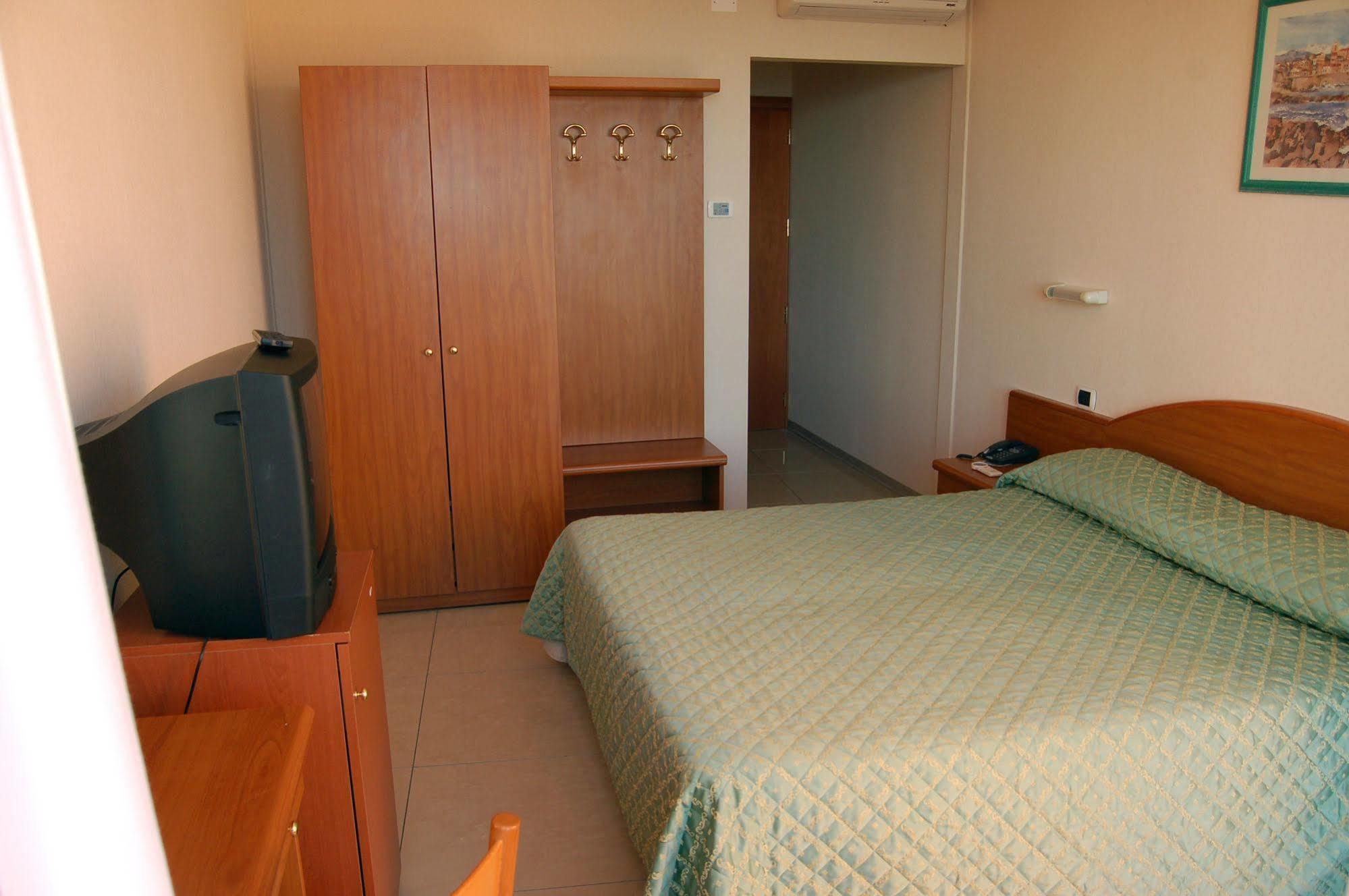Hotel Cristallo レーリチ エクステリア 写真