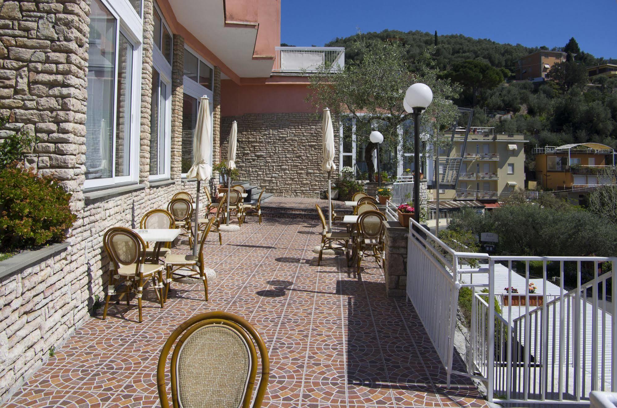 Hotel Cristallo レーリチ エクステリア 写真